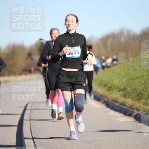06.04.2025 - 44. Internationalen Wilhelmsburger Insellauf Jannik Wohlers http://msf.ph/oto/7617508 06.04.2025 09:43:10 Laufen 3645 meine-sportfotos.de