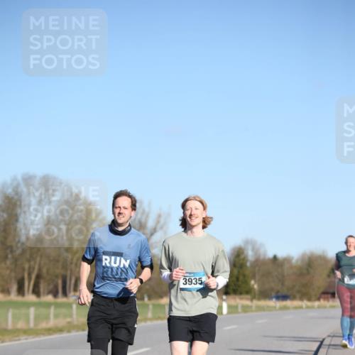 06.04.2025 - 44. Internationalen Wilhelmsburger Insellauf Jannik Wohlers http://msf.ph/oto/7617587 06.04.2025 09:43:38 Laufen 2024, 3935 meine-sportfotos.de