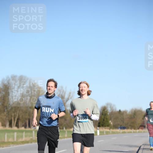 06.04.2025 - 44. Internationalen Wilhelmsburger Insellauf Jannik Wohlers http://msf.ph/oto/7617588 06.04.2025 09:43:38 Laufen 2024, 3935 meine-sportfotos.de