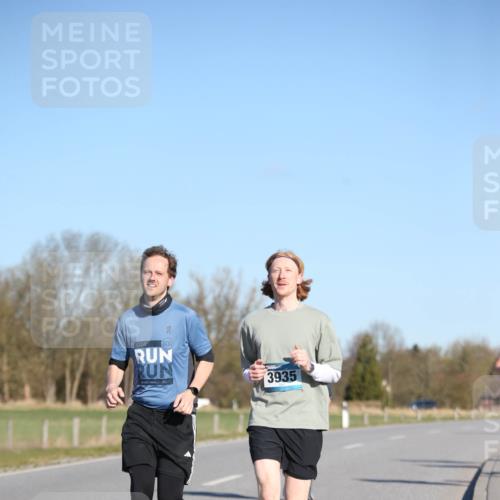 06.04.2025 - 44. Internationalen Wilhelmsburger Insellauf Jannik Wohlers http://msf.ph/oto/7617591 06.04.2025 09:43:38 Laufen 2024, 3935 meine-sportfotos.de
