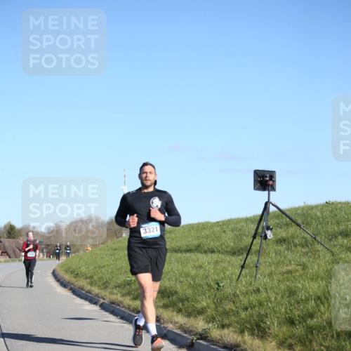 06.04.2025 - 44. Internationalen Wilhelmsburger Insellauf Jannik Wohlers http://msf.ph/oto/7617692 06.04.2025 09:44:15 Laufen 3321 meine-sportfotos.de