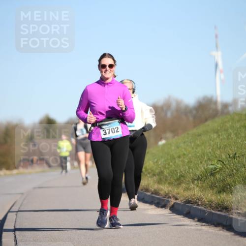 06.04.2025 - 44. Internationalen Wilhelmsburger Insellauf Jannik Wohlers http://msf.ph/oto/7617794 06.04.2025 09:45:02 Laufen 3702 meine-sportfotos.de