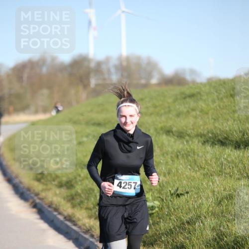 06.04.2025 - 44. Internationalen Wilhelmsburger Insellauf Jannik Wohlers http://msf.ph/oto/7618025 06.04.2025 09:46:00 Laufen 4257 meine-sportfotos.de
