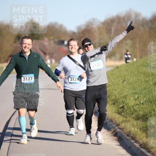 06.04.2025 - 44. Internationalen Wilhelmsburger Insellauf Jannik Wohlers http://msf.ph/oto/7618085 06.04.2025 09:46:06 Laufen 3127, 3131, 3128 meine-sportfotos.de