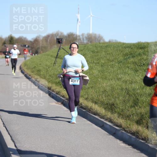 06.04.2025 - 44. Internationalen Wilhelmsburger Insellauf Jannik Wohlers http://msf.ph/oto/7618425 06.04.2025 09:48:22 Laufen 4309, 4317, 4551 meine-sportfotos.de