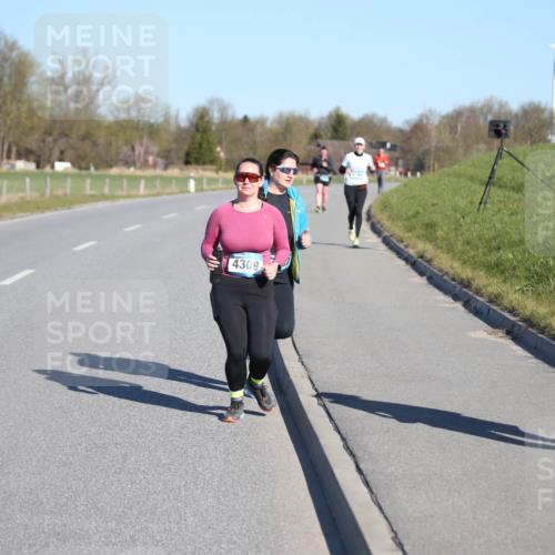06.04.2025 - 44. Internationalen Wilhelmsburger Insellauf Jannik Wohlers http://msf.ph/oto/7618439 06.04.2025 09:48:23 Laufen 4309, 4317 meine-sportfotos.de