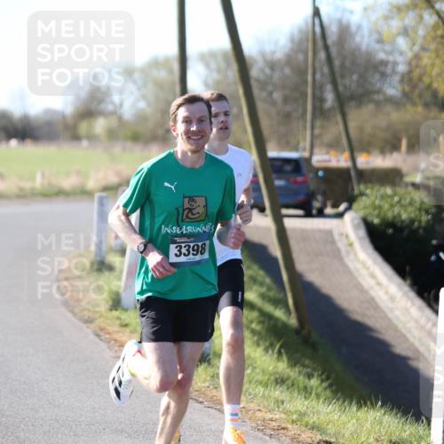 06.04.2025 - 44. Internationalen Wilhelmsburger Insellauf Jannik Wohlers http://msf.ph/oto/7618796 06.04.2025 09:57:01 Laufen 3398 meine-sportfotos.de