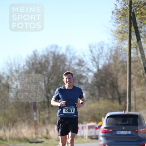 06.04.2025 - 44. Internationalen Wilhelmsburger Insellauf Jannik Wohlers http://msf.ph/oto/7618950 06.04.2025 09:59:33 Laufen 3457 meine-sportfotos.de