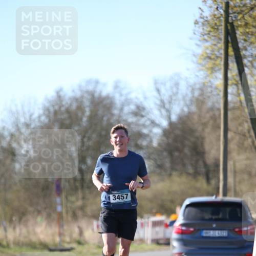 06.04.2025 - 44. Internationalen Wilhelmsburger Insellauf Jannik Wohlers http://msf.ph/oto/7618952 06.04.2025 09:59:33 Laufen 3457, 31, 6523 meine-sportfotos.de
