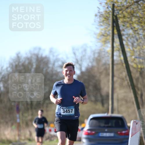 06.04.2025 - 44. Internationalen Wilhelmsburger Insellauf Jannik Wohlers http://msf.ph/oto/7618955 06.04.2025 09:59:34 Laufen 3457 meine-sportfotos.de