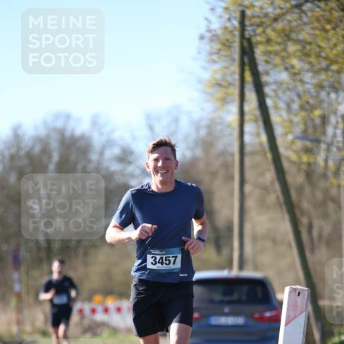 06.04.2025 - 44. Internationalen Wilhelmsburger Insellauf Jannik Wohlers http://msf.ph/oto/7618959 06.04.2025 09:59:34 Laufen 3457 meine-sportfotos.de