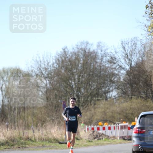 06.04.2025 - 44. Internationalen Wilhelmsburger Insellauf Jannik Wohlers http://msf.ph/oto/7618964 06.04.2025 09:59:36 Laufen 4206 meine-sportfotos.de