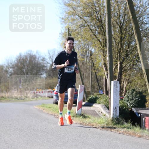 06.04.2025 - 44. Internationalen Wilhelmsburger Insellauf Jannik Wohlers http://msf.ph/oto/7618982 06.04.2025 09:59:42 Laufen 4206 meine-sportfotos.de