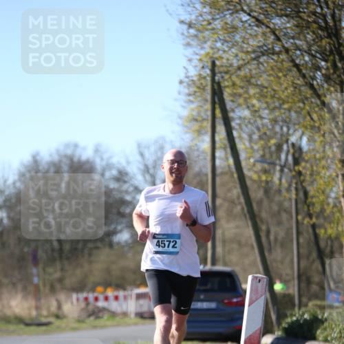 06.04.2025 - 44. Internationalen Wilhelmsburger Insellauf Jannik Wohlers http://msf.ph/oto/7619007 06.04.2025 09:59:58 Laufen 4572 meine-sportfotos.de