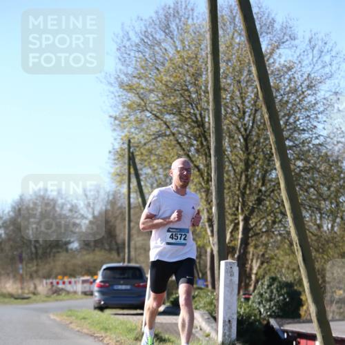 06.04.2025 - 44. Internationalen Wilhelmsburger Insellauf Jannik Wohlers http://msf.ph/oto/7619021 06.04.2025 09:59:59 Laufen 4572 meine-sportfotos.de