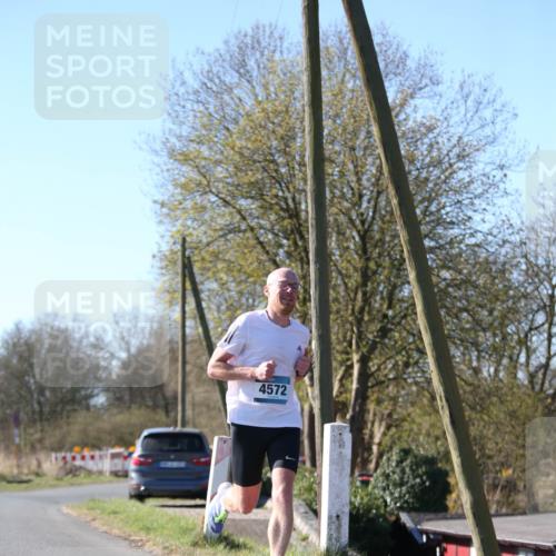 06.04.2025 - 44. Internationalen Wilhelmsburger Insellauf Jannik Wohlers http://msf.ph/oto/7619024 06.04.2025 09:59:59 Laufen 4572 meine-sportfotos.de