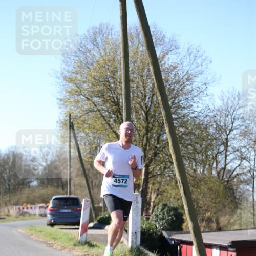 06.04.2025 - 44. Internationalen Wilhelmsburger Insellauf Jannik Wohlers http://msf.ph/oto/7619029 06.04.2025 09:59:59 Laufen 4572 meine-sportfotos.de