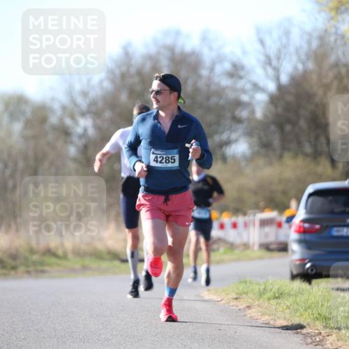06.04.2025 - 44. Internationalen Wilhelmsburger Insellauf Jannik Wohlers http://msf.ph/oto/7619059 06.04.2025 10:00:29 Laufen 4285 meine-sportfotos.de