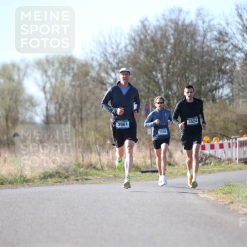 06.04.2025 - 44. Internationalen Wilhelmsburger Insellauf Jannik Wohlers http://msf.ph/oto/7619244 06.04.2025 10:01:35 Laufen 3961, 3566, 3524, 43 meine-sportfotos.de