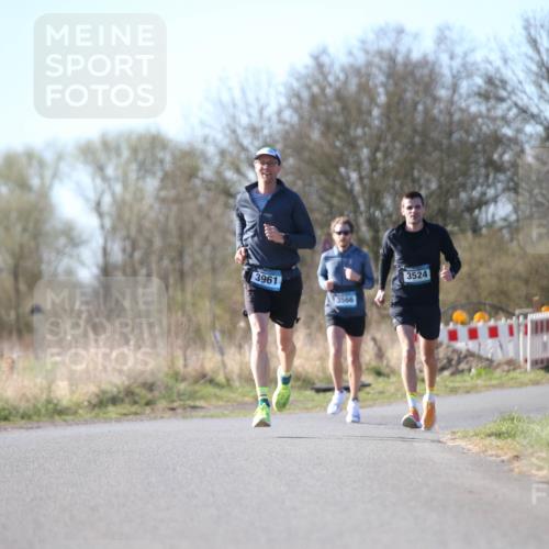 06.04.2025 - 44. Internationalen Wilhelmsburger Insellauf Jannik Wohlers http://msf.ph/oto/7619248 06.04.2025 10:01:35 Laufen 3961, 3566, 3524, 4 meine-sportfotos.de