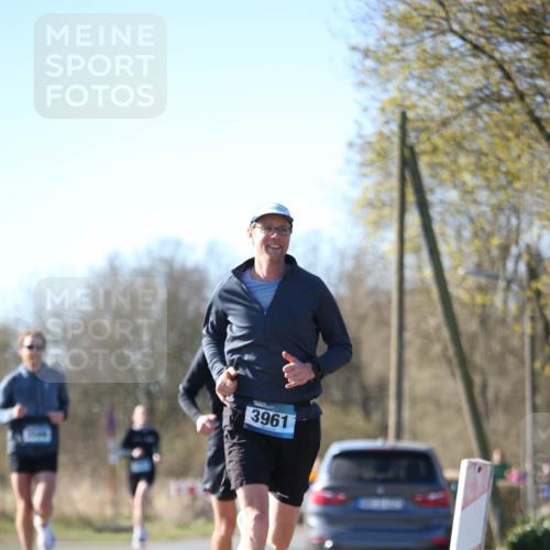 06.04.2025 - 44. Internationalen Wilhelmsburger Insellauf Jannik Wohlers http://msf.ph/oto/7619255 06.04.2025 10:01:39 Laufen 3961 meine-sportfotos.de