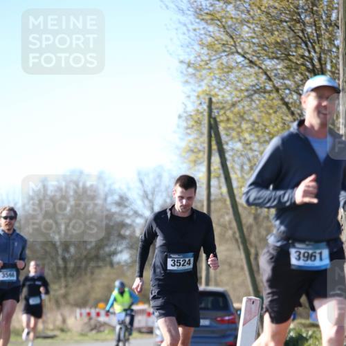 06.04.2025 - 44. Internationalen Wilhelmsburger Insellauf Jannik Wohlers http://msf.ph/oto/7619272 06.04.2025 10:01:40 Laufen 3566, 3524, 3961 meine-sportfotos.de
