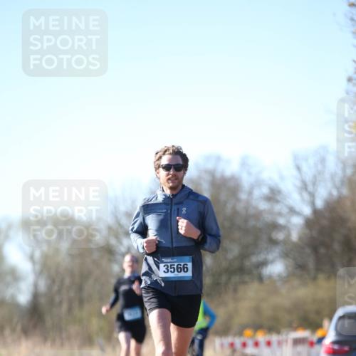 06.04.2025 - 44. Internationalen Wilhelmsburger Insellauf Jannik Wohlers http://msf.ph/oto/7619283 06.04.2025 10:01:41 Laufen 50, 3566 meine-sportfotos.de