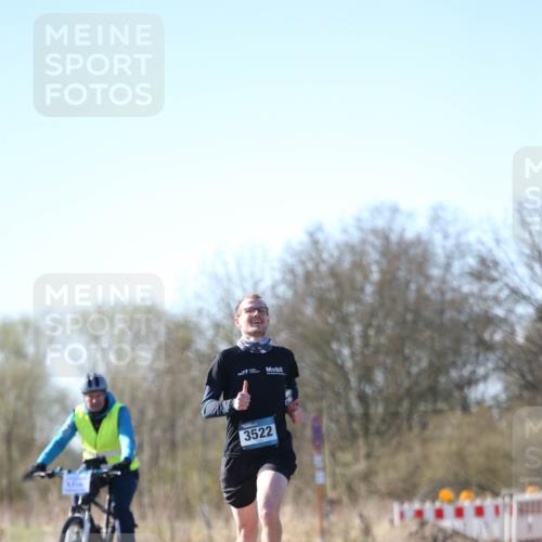 06.04.2025 - 44. Internationalen Wilhelmsburger Insellauf Jannik Wohlers http://msf.ph/oto/7619301 06.04.2025 10:01:44 Laufen 1, 3522 meine-sportfotos.de