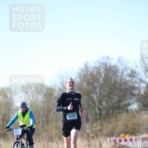 06.04.2025 - 44. Internationalen Wilhelmsburger Insellauf Jannik Wohlers http://msf.ph/oto/7619303 06.04.2025 10:01:44 Laufen 1, 3522 meine-sportfotos.de