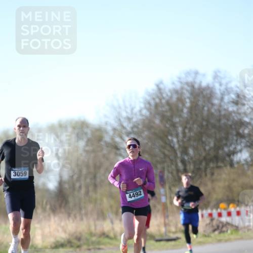 06.04.2025 - 44. Internationalen Wilhelmsburger Insellauf Jannik Wohlers http://msf.ph/oto/7619372 06.04.2025 10:02:01 Laufen 3059, 4492 meine-sportfotos.de