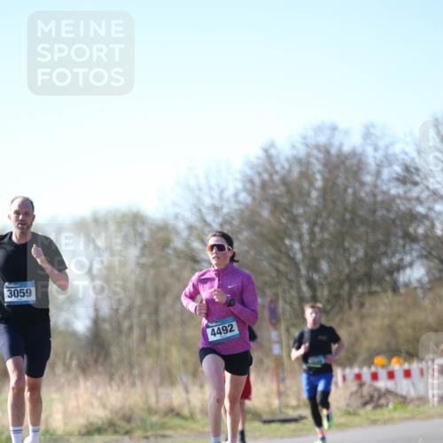 06.04.2025 - 44. Internationalen Wilhelmsburger Insellauf Jannik Wohlers http://msf.ph/oto/7619374 06.04.2025 10:02:01 Laufen 3059, 4492 meine-sportfotos.de