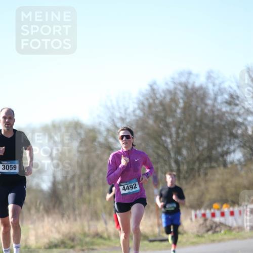 06.04.2025 - 44. Internationalen Wilhelmsburger Insellauf Jannik Wohlers http://msf.ph/oto/7619385 06.04.2025 10:02:01 Laufen 3059, 4492 meine-sportfotos.de