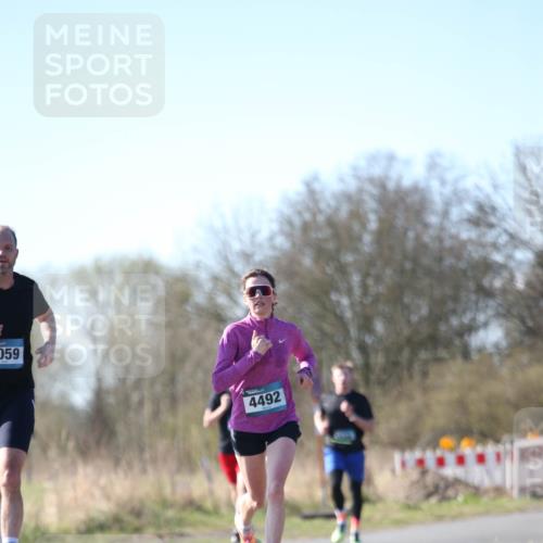 06.04.2025 - 44. Internationalen Wilhelmsburger Insellauf Jannik Wohlers http://msf.ph/oto/7619390 06.04.2025 10:02:01 Laufen 059, 4492 meine-sportfotos.de
