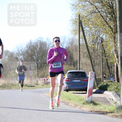 06.04.2025 - 44. Internationalen Wilhelmsburger Insellauf Jannik Wohlers http://msf.ph/oto/7619404 06.04.2025 10:02:03 Laufen 3059, 4492, 4321 meine-sportfotos.de