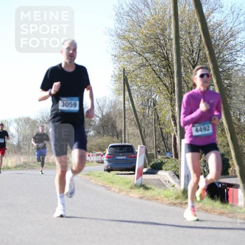06.04.2025 - 44. Internationalen Wilhelmsburger Insellauf Jannik Wohlers http://msf.ph/oto/7619432 06.04.2025 10:02:05 Laufen 3557, 3059, 31, 4321, 4492 meine-sportfotos.de