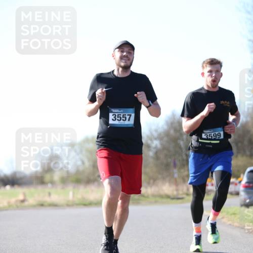 06.04.2025 - 44. Internationalen Wilhelmsburger Insellauf Jannik Wohlers http://msf.ph/oto/7619468 06.04.2025 10:02:09 Laufen 3557, 3599 meine-sportfotos.de