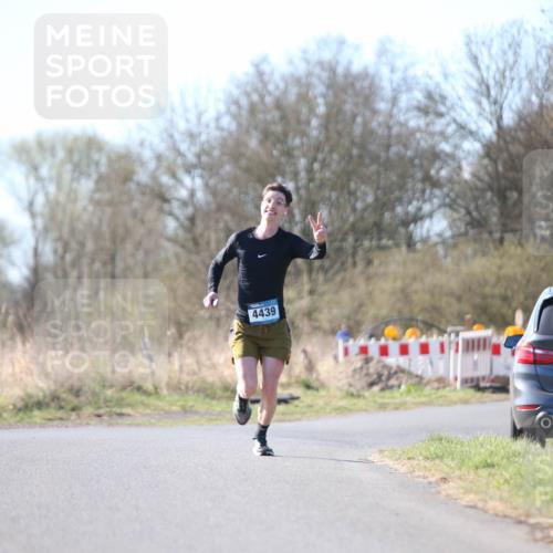 06.04.2025 - 44. Internationalen Wilhelmsburger Insellauf Jannik Wohlers http://msf.ph/oto/7619476 06.04.2025 10:02:30 Laufen 4439, 4321 meine-sportfotos.de