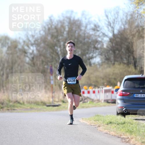 06.04.2025 - 44. Internationalen Wilhelmsburger Insellauf Jannik Wohlers http://msf.ph/oto/7619483 06.04.2025 10:02:31 Laufen 4439, 4321 meine-sportfotos.de