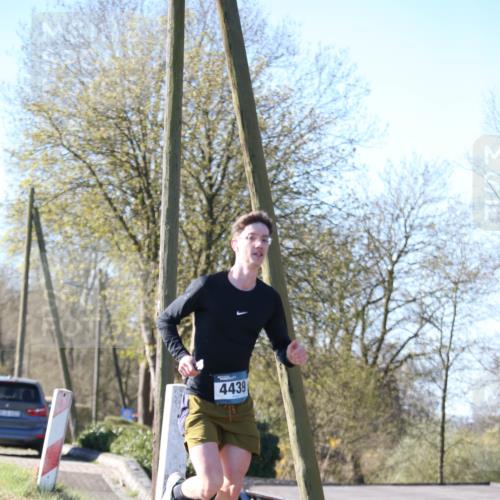 06.04.2025 - 44. Internationalen Wilhelmsburger Insellauf Jannik Wohlers http://msf.ph/oto/7619511 06.04.2025 10:02:35 Laufen 4439 meine-sportfotos.de
