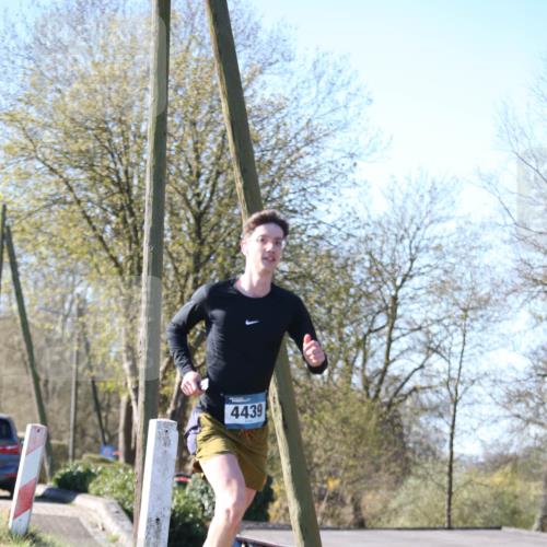 06.04.2025 - 44. Internationalen Wilhelmsburger Insellauf Jannik Wohlers http://msf.ph/oto/7619513 06.04.2025 10:02:35 Laufen 4439 meine-sportfotos.de
