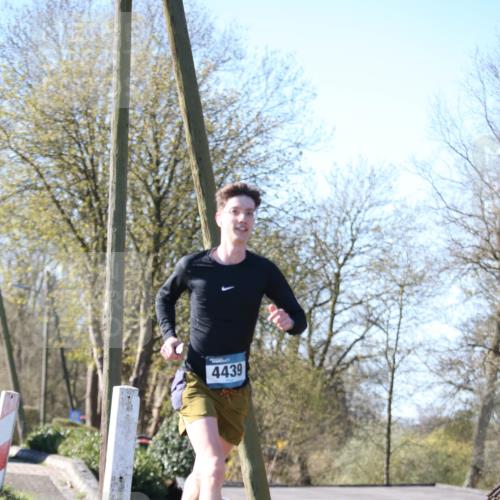 06.04.2025 - 44. Internationalen Wilhelmsburger Insellauf Jannik Wohlers http://msf.ph/oto/7619515 06.04.2025 10:02:35 Laufen 4439 meine-sportfotos.de