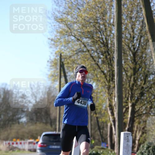 06.04.2025 - 44. Internationalen Wilhelmsburger Insellauf Jannik Wohlers http://msf.ph/oto/7619580 06.04.2025 10:03:15 Laufen 4430 meine-sportfotos.de
