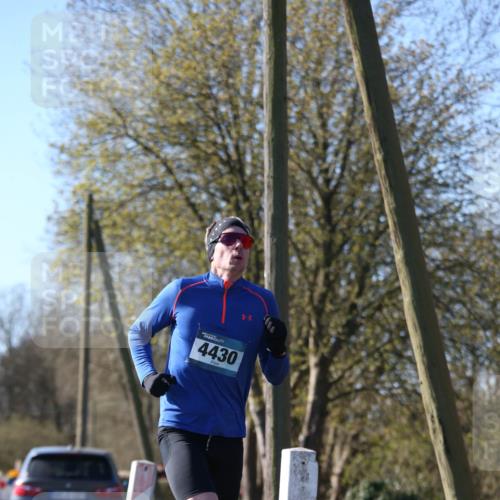06.04.2025 - 44. Internationalen Wilhelmsburger Insellauf Jannik Wohlers http://msf.ph/oto/7619588 06.04.2025 10:03:15 Laufen 4430 meine-sportfotos.de