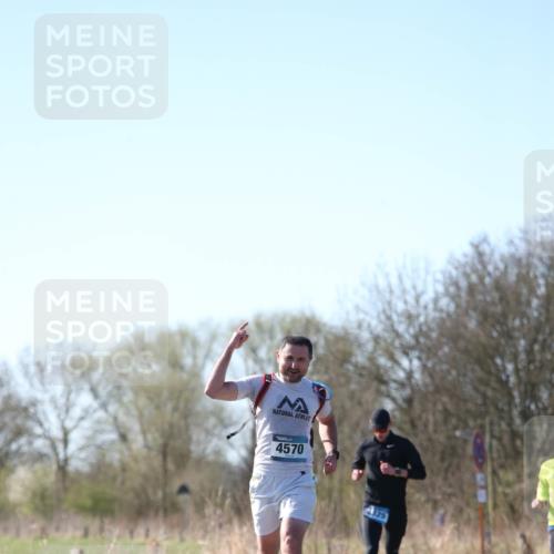06.04.2025 - 44. Internationalen Wilhelmsburger Insellauf Jannik Wohlers http://msf.ph/oto/7619601 06.04.2025 10:03:30 Laufen 4570, 325 meine-sportfotos.de