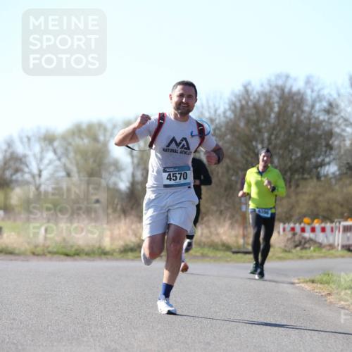 06.04.2025 - 44. Internationalen Wilhelmsburger Insellauf Jannik Wohlers http://msf.ph/oto/7619606 06.04.2025 10:03:32 Laufen 4570, 4096, 31, 4321 meine-sportfotos.de