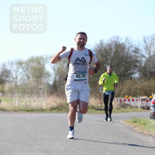 06.04.2025 - 44. Internationalen Wilhelmsburger Insellauf Jannik Wohlers http://msf.ph/oto/7619611 06.04.2025 10:03:32 Laufen 4570, 4096, 4323 meine-sportfotos.de