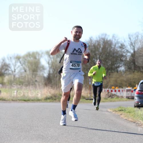 06.04.2025 - 44. Internationalen Wilhelmsburger Insellauf Jannik Wohlers http://msf.ph/oto/7619613 06.04.2025 10:03:32 Laufen 4570, 4096, 4321 meine-sportfotos.de