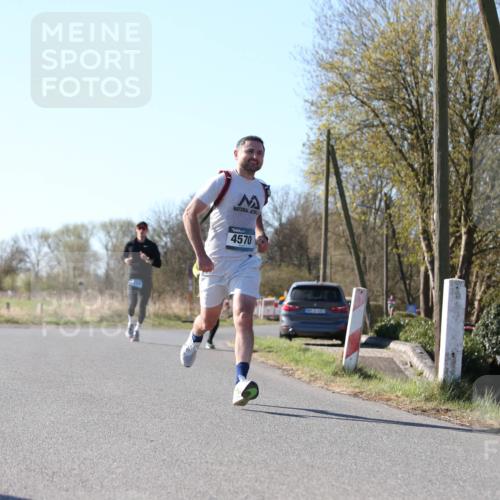 06.04.2025 - 44. Internationalen Wilhelmsburger Insellauf Jannik Wohlers http://msf.ph/oto/7619628 06.04.2025 10:03:33 Laufen 4570 meine-sportfotos.de