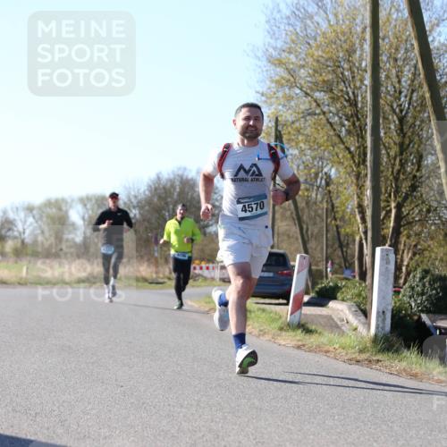 06.04.2025 - 44. Internationalen Wilhelmsburger Insellauf Jannik Wohlers http://msf.ph/oto/7619643 06.04.2025 10:03:34 Laufen 4570 meine-sportfotos.de