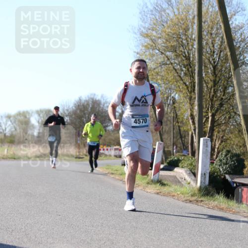 06.04.2025 - 44. Internationalen Wilhelmsburger Insellauf Jannik Wohlers http://msf.ph/oto/7619645 06.04.2025 10:03:34 Laufen 4570 meine-sportfotos.de